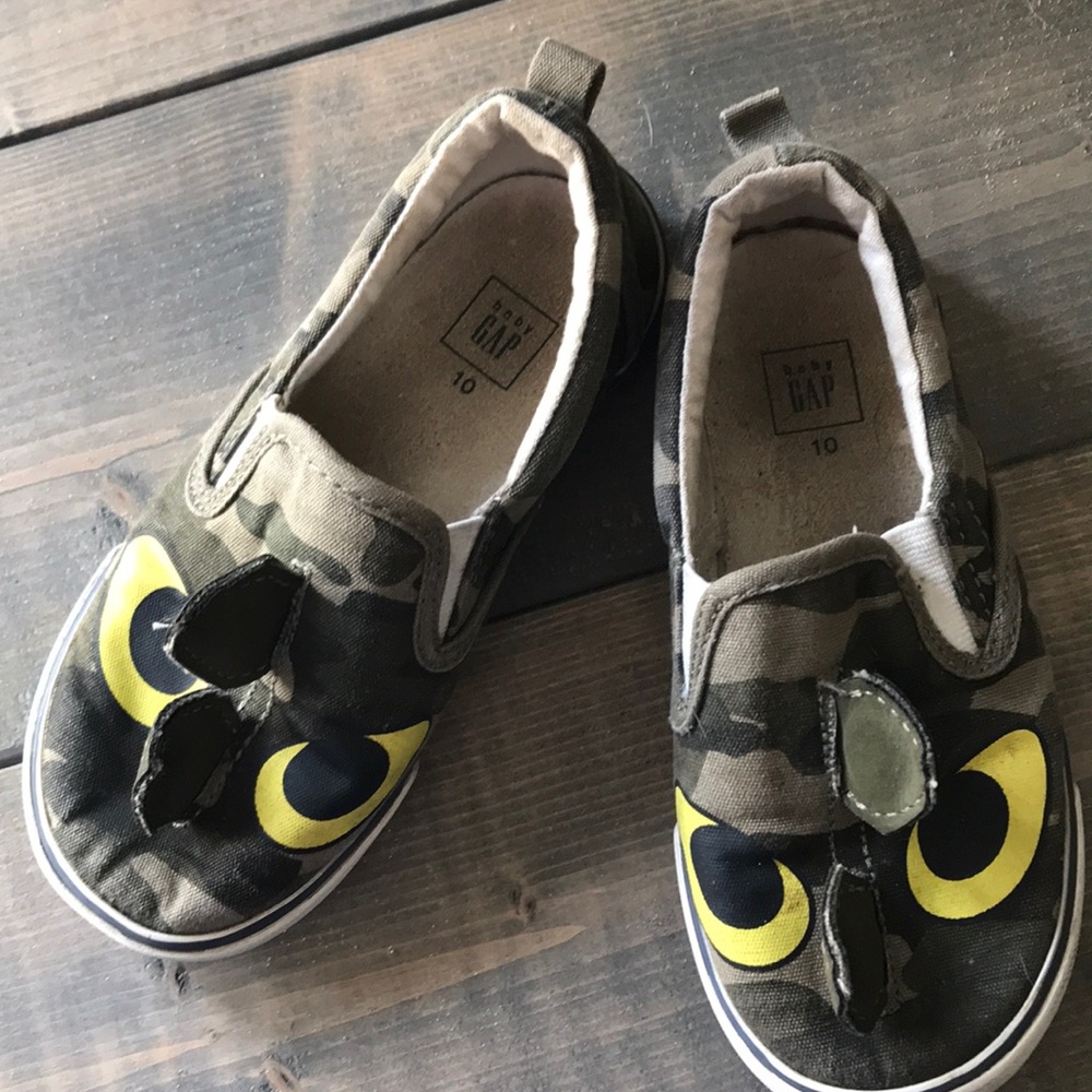 GAP sneakers